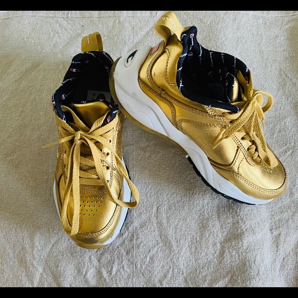 Champion - Picture 2 of 2